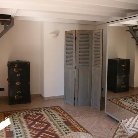 25 Apartment