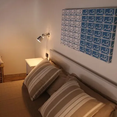 25 Apartment
