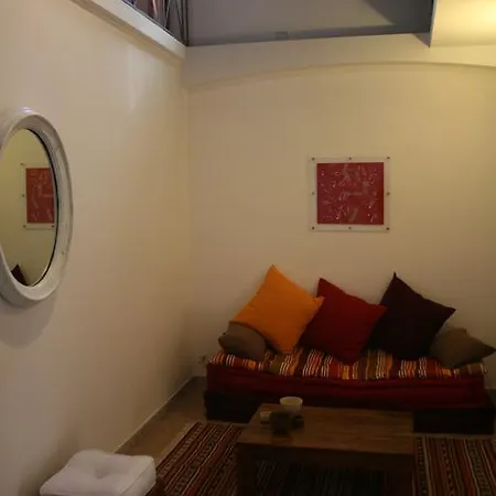 Apartment 25